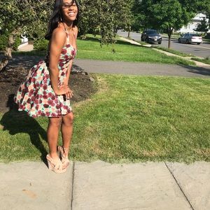 Halter dress sweetheart neckline